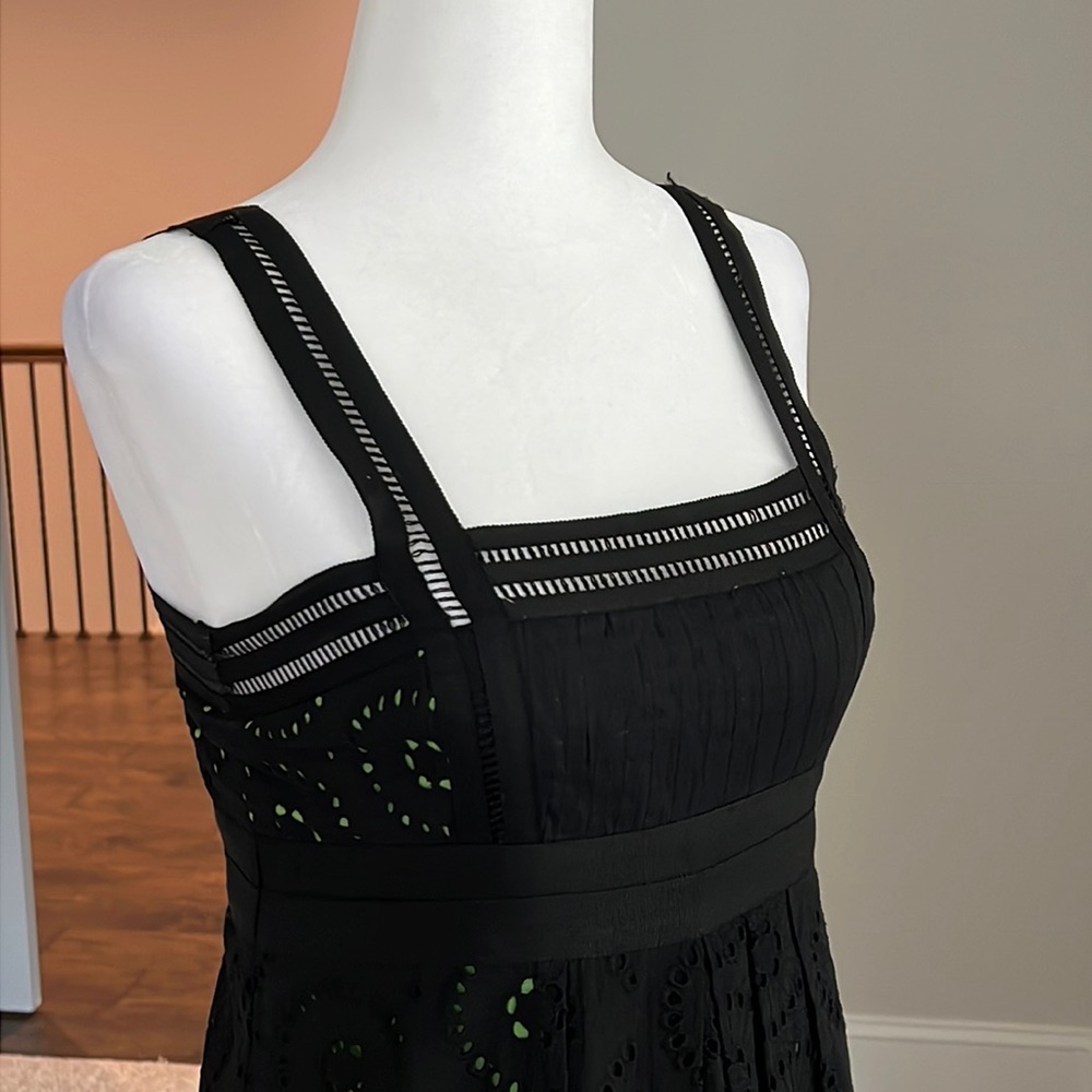 Twist an eyelet dress, black with lime green lining